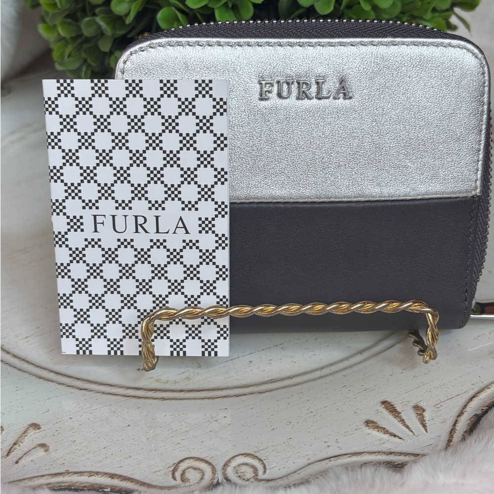 Furla Silver and Gray color block zippy Wallet with shopper tote - Picture 5 of 16